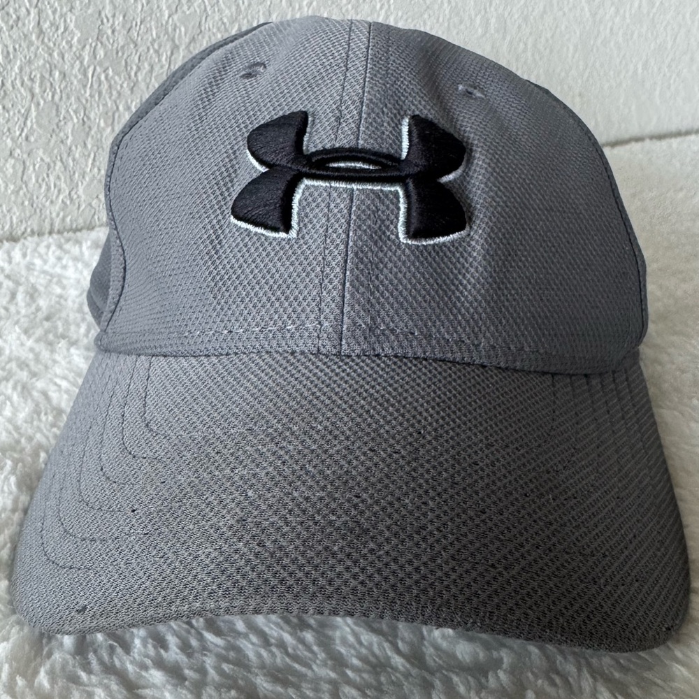 Under Armour || Gray Baseball Cap Youth Size S/M‎